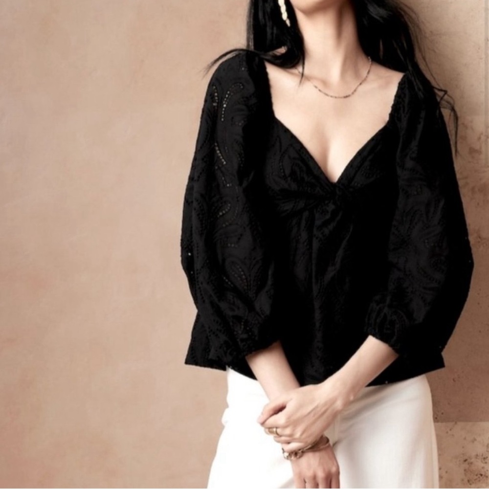 Bananan Republic Eyelet Twist Front Top - Small Tall